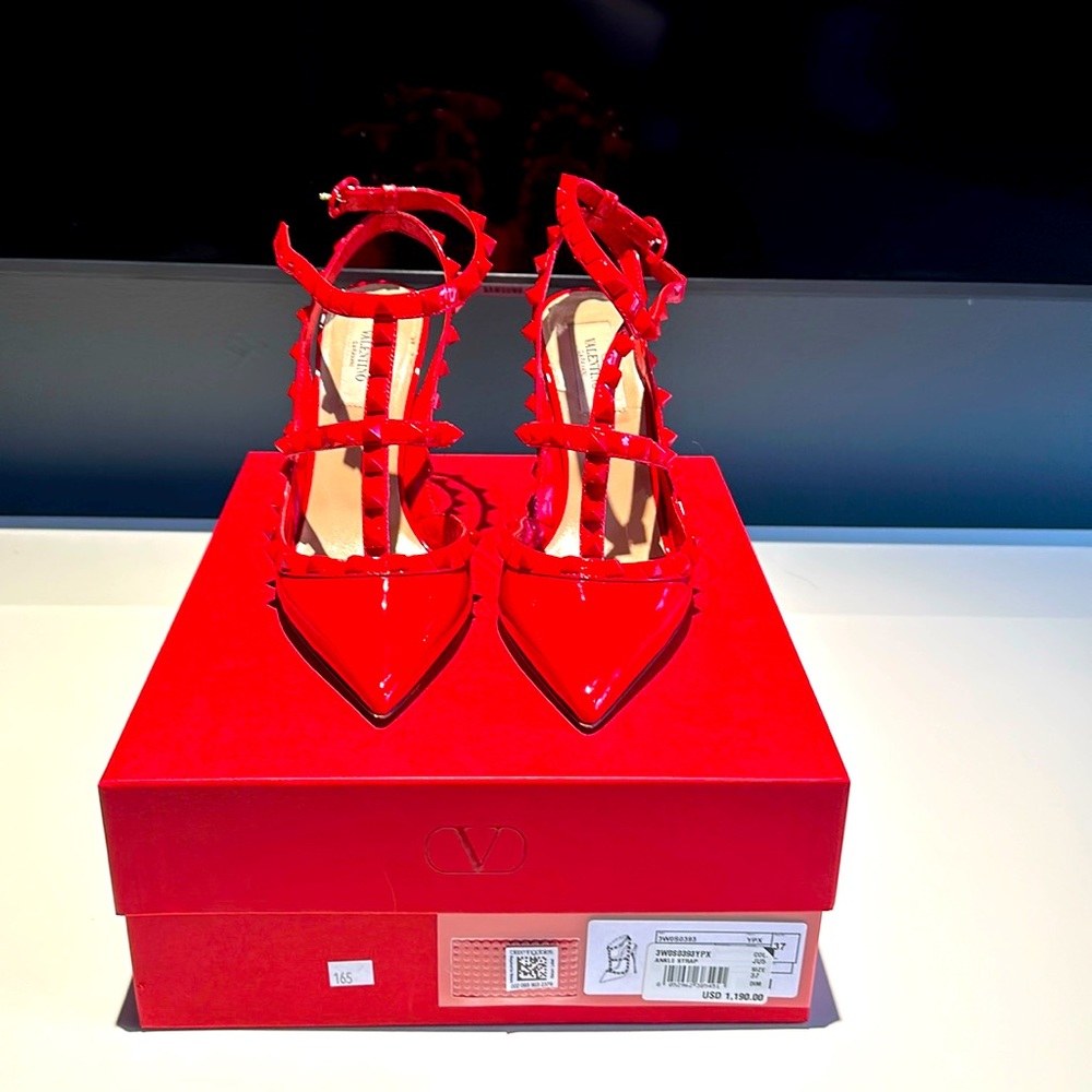 WORN ONCE Valentino red rock stud heels, size 7!